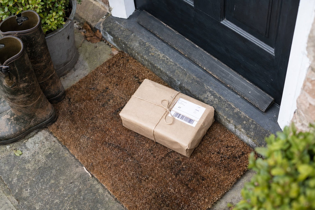 Pakketje verpakken en versturen met een vervoerder